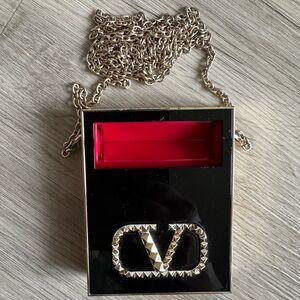 Valentino Go-Clutch Star Studs Edition On The Move Luminizing Powder 111